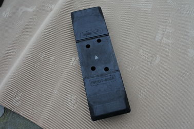 좋은 가격 600mm ø20 굴착기 고무 패드 RP - ST - 600A - Hitatch와 고마츠 시리즈를 위한 M20 온라인으로